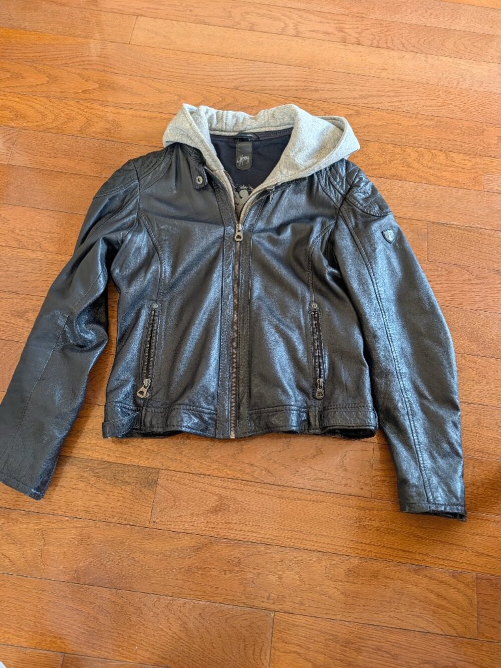 Leather jacket women withremivable  hoodie M